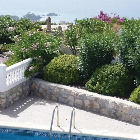 5 Bedroom Beautiful In