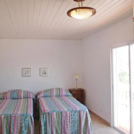 Amazing In With Kitchen Holiday home