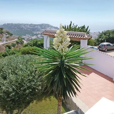 Amazing In With Kitchen Holiday home *