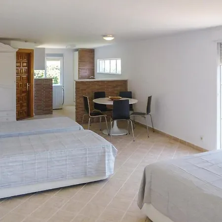 5 Bedroom Beautiful In Vakantiehuis Almuñécar